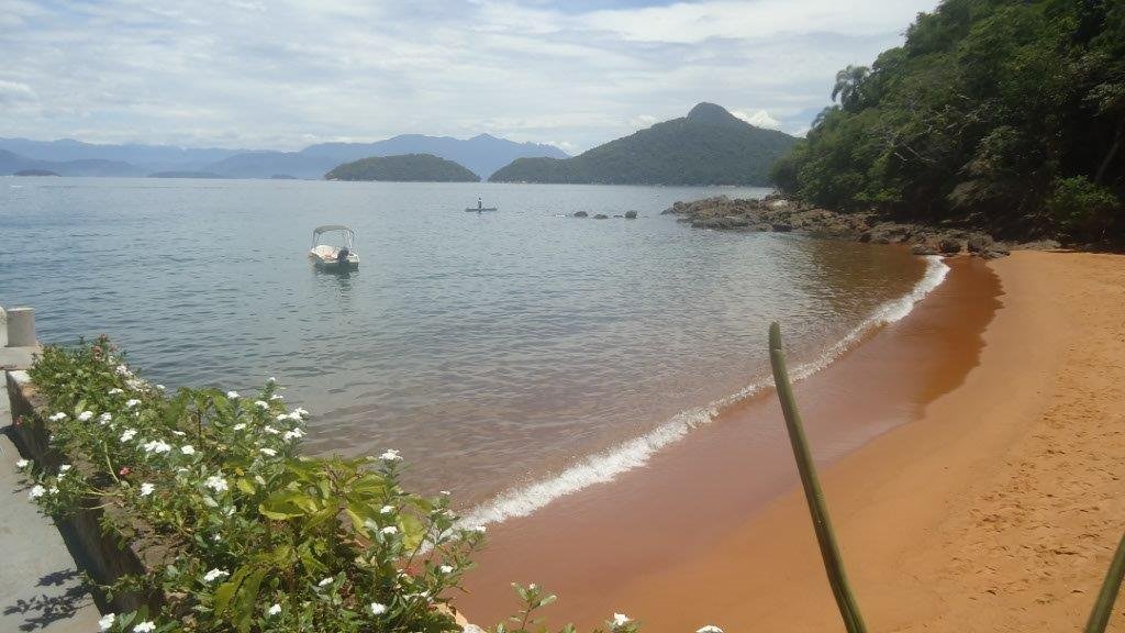 ... Araçatibinha.E não a Vermelha.