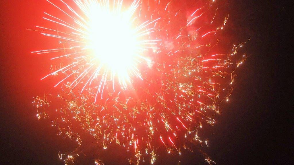Os fogos são bem na praia